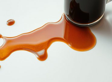 Jak szybko usunąć plamy z kawy?