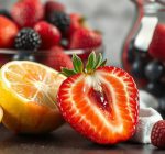 Jak usuwać plamy z owoców i soków?