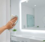 Proste sposoby na czyste lustra