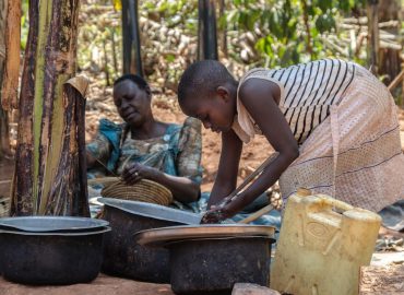 Skuteczne sposoby na czyste talerze i sztućce